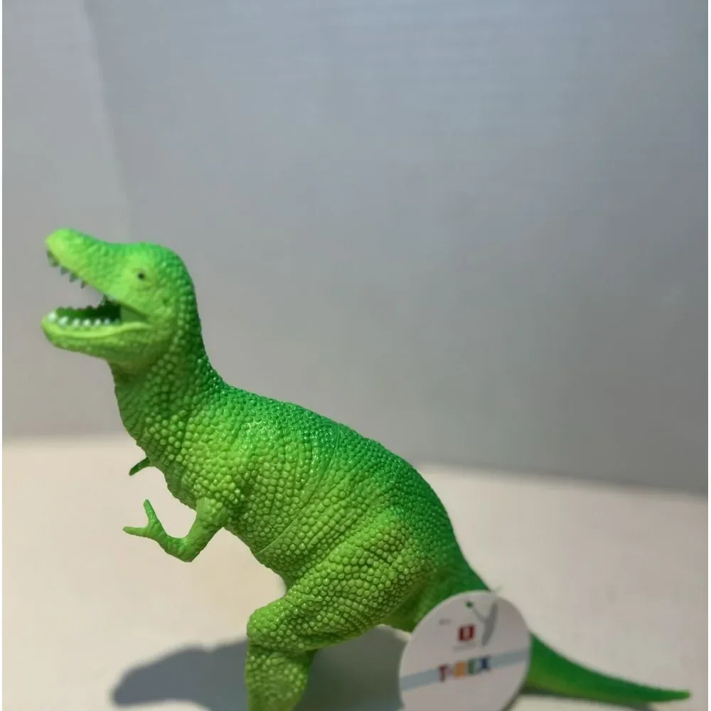 NWT 5 Toy Dinosaurs 1 T-Rex, 1 Brontosaurus 1 Barapasaurus and 2 Pentaceratops.